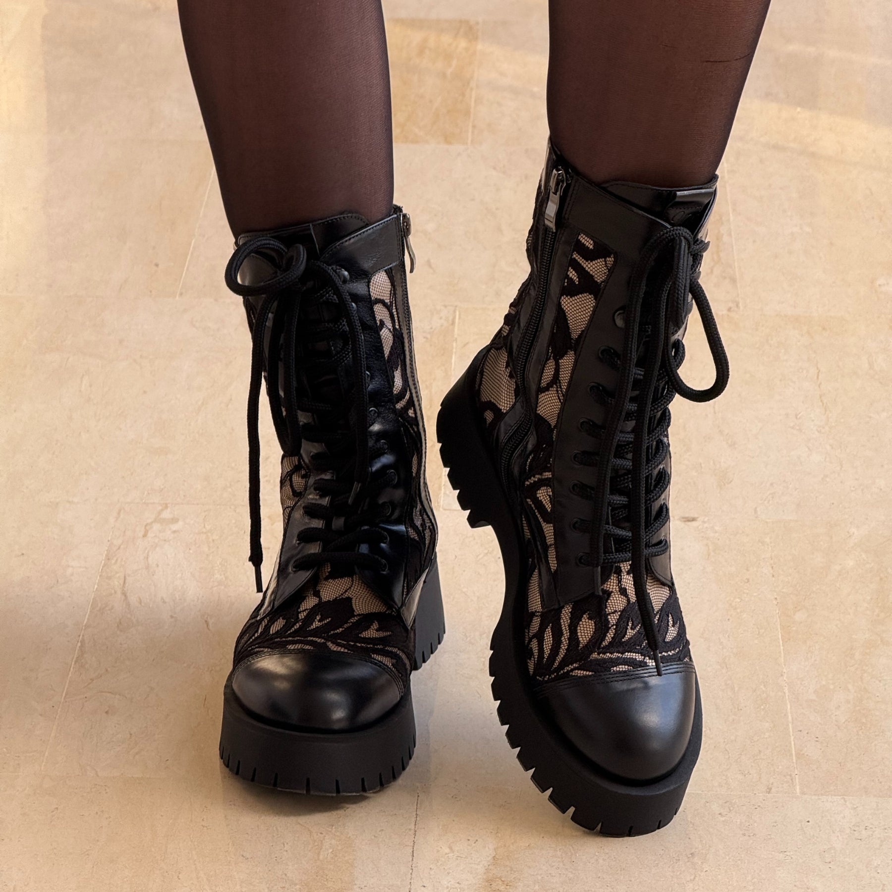 BRODEQUIN CUIR DENTELLE H24-0018