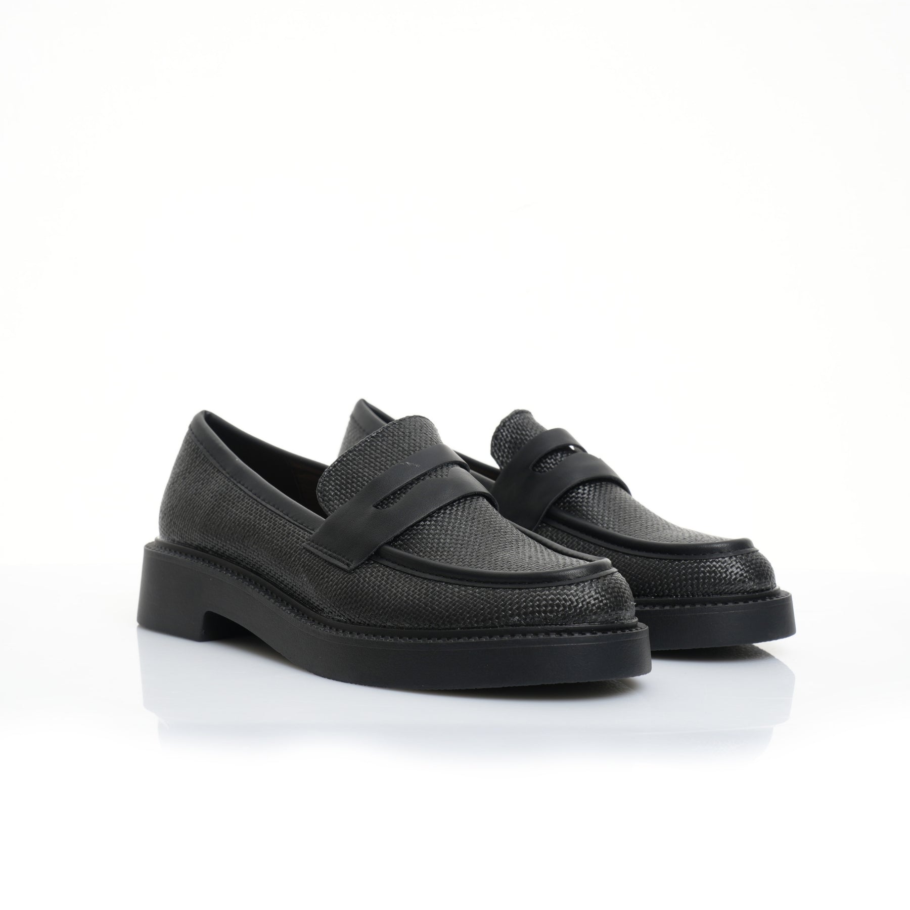 Mocassin Noir Classic H25-F456