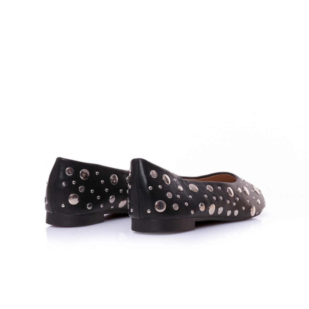 Ballerines avec des clous P26-F676