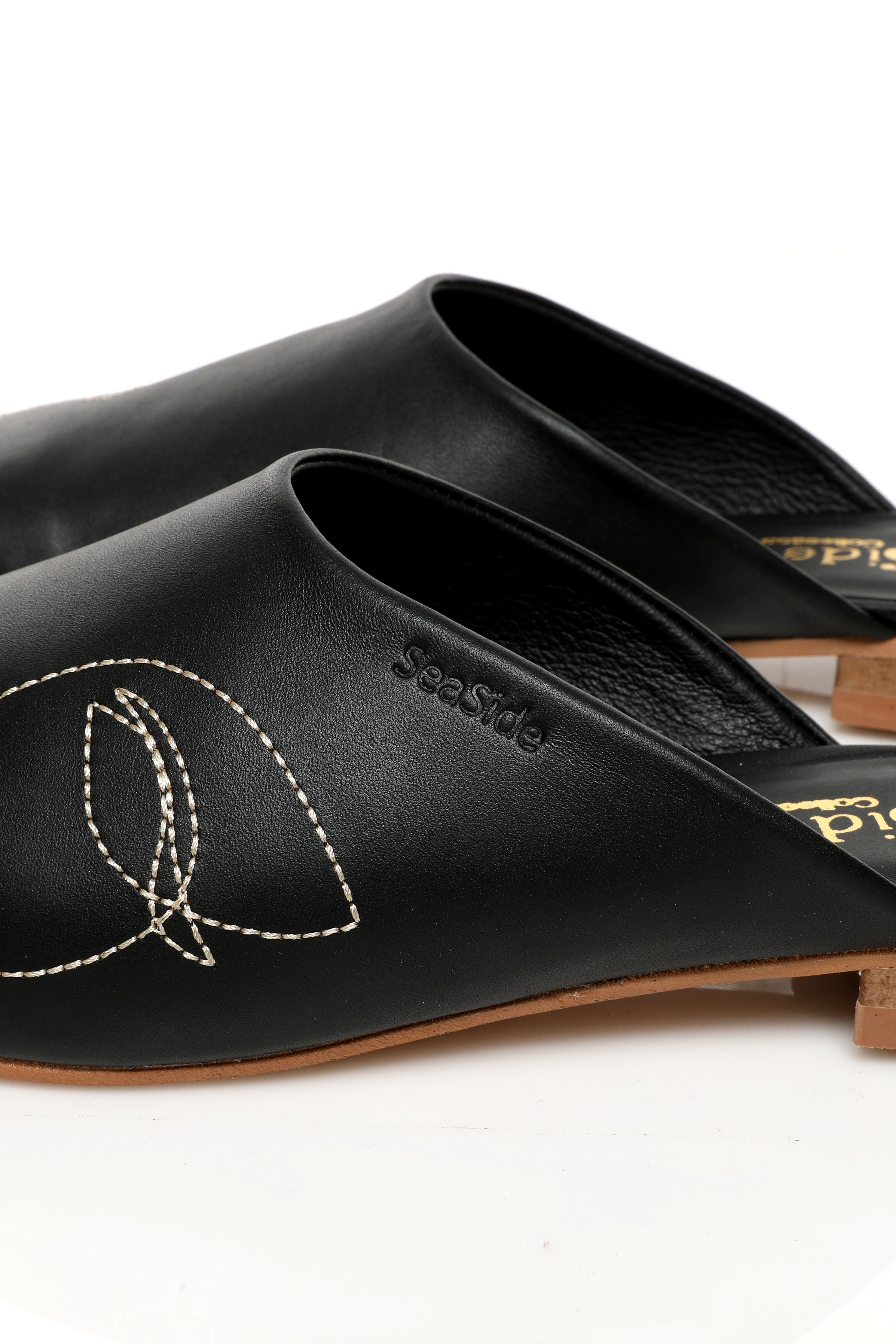 Mule Broderie Visage {𝐂𝐔𝐈𝐑} 69