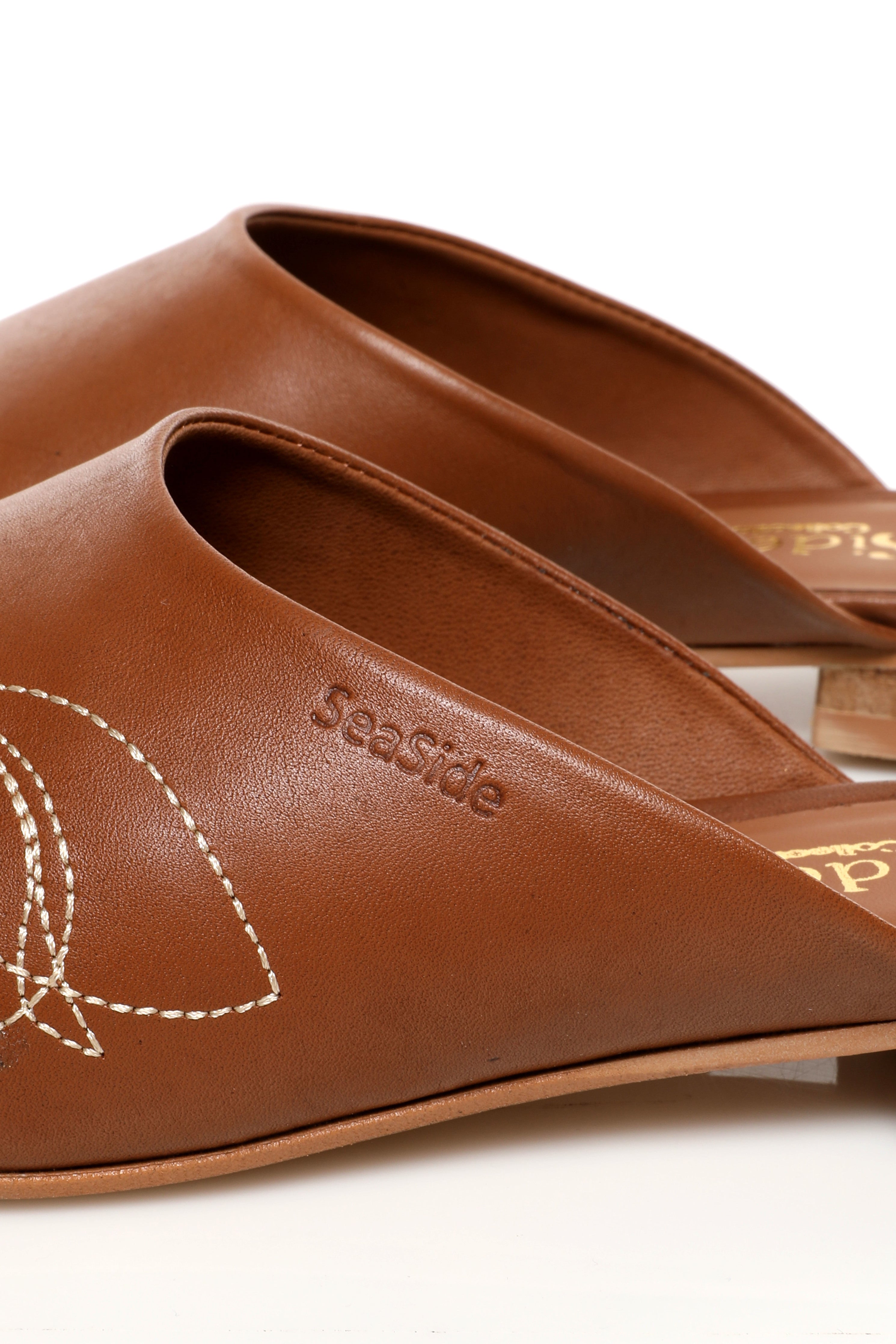 Mule Broderie Visage {𝐂𝐔𝐈𝐑} 69